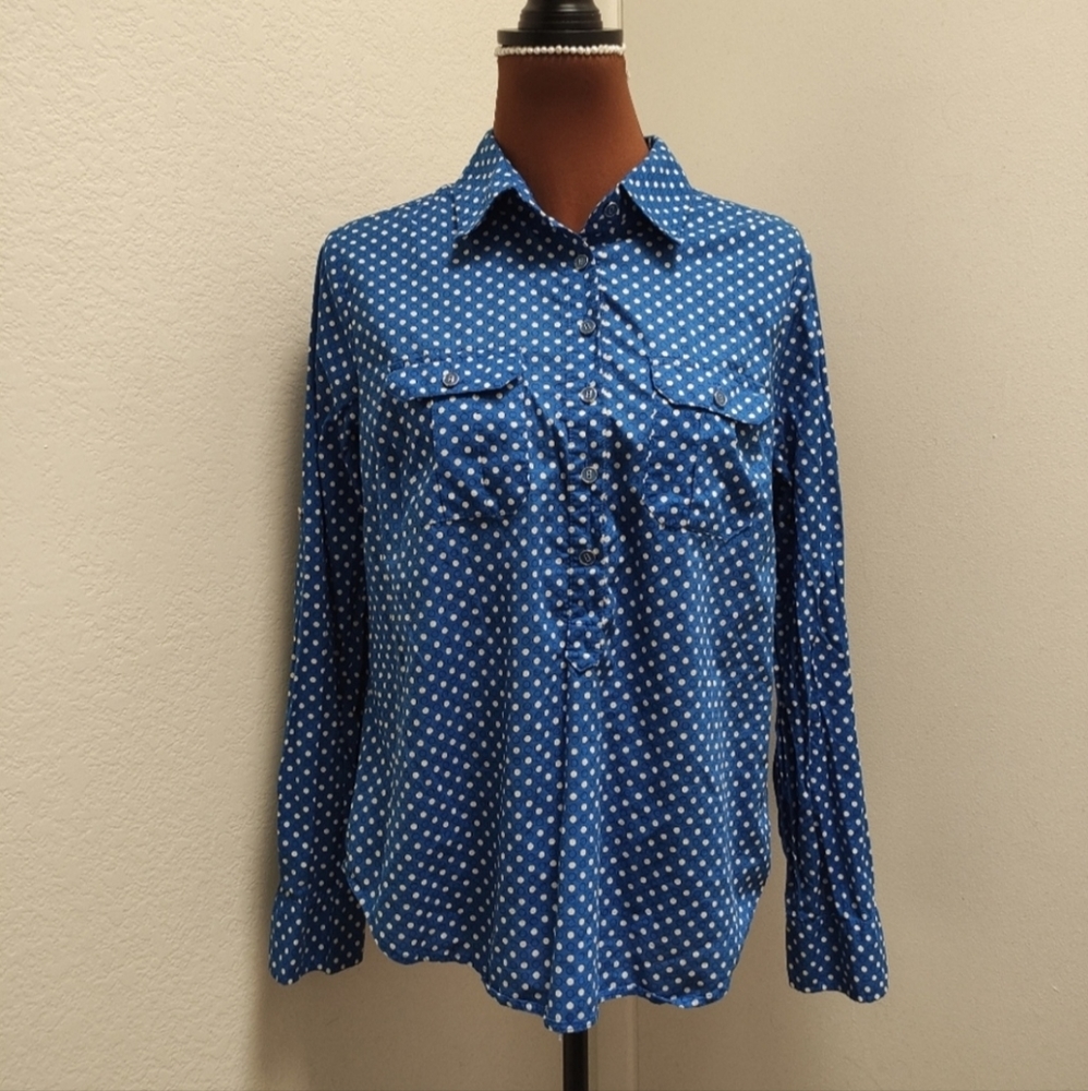 New York and Company BLUE POLKA DOT Roll Tab Sleeve Shirt Size M